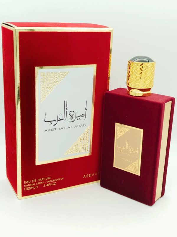 عطر "أميرة العرب" هو عبير فاخر مستوحى من سحر الشرق وروعة الطبيعة العربية. تم تصميمه ليكون تجربة حسية غنية وفاخرة، حيث يمتزج فيه طيف من الروائح المدهشة التي تعكس الفخامة والأنوثة.