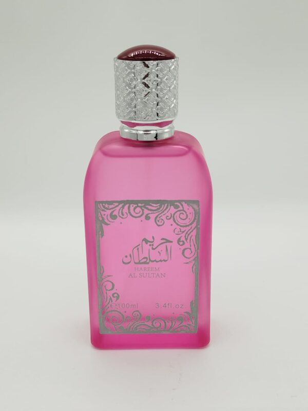 انغمسي في عالم الأناقة والجمال مع عطر "Hareem Al Sultan" من "Ard Al Zaafaran"، العطر الذي يجسد الأنوثة الملكية في كل نفحة.