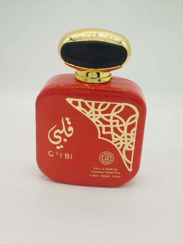 انغمسي في عالم ساحر من الأنوثة والجاذبية مع عطر "قلبي"، العطر الذي يجسد أروع معاني الحب والجمال في كل نفحة.